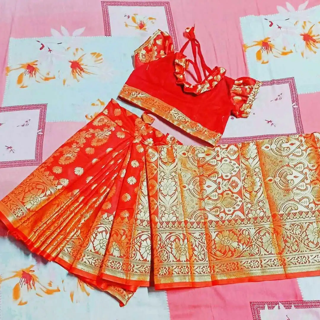বাচ্চাদের লাল লতা সফট কাতান রেডি শাড়ি